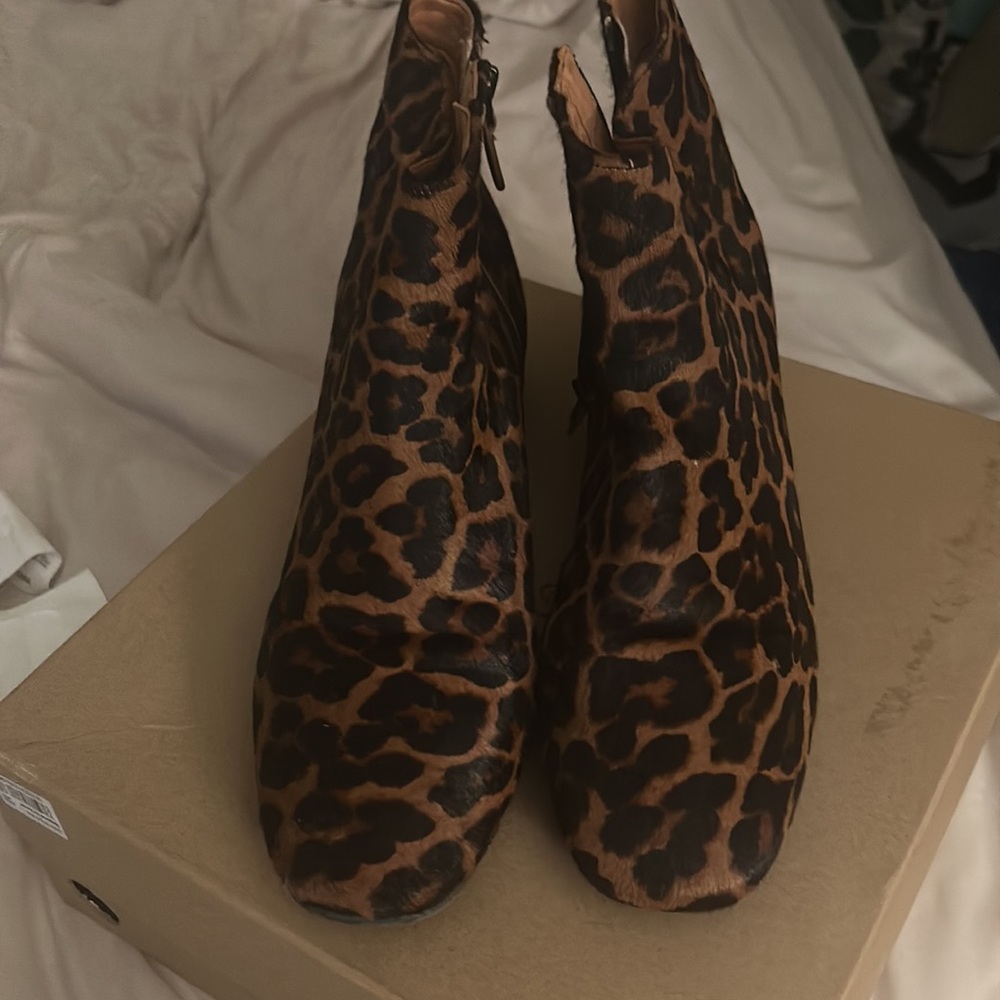 Kenneth Cole boots